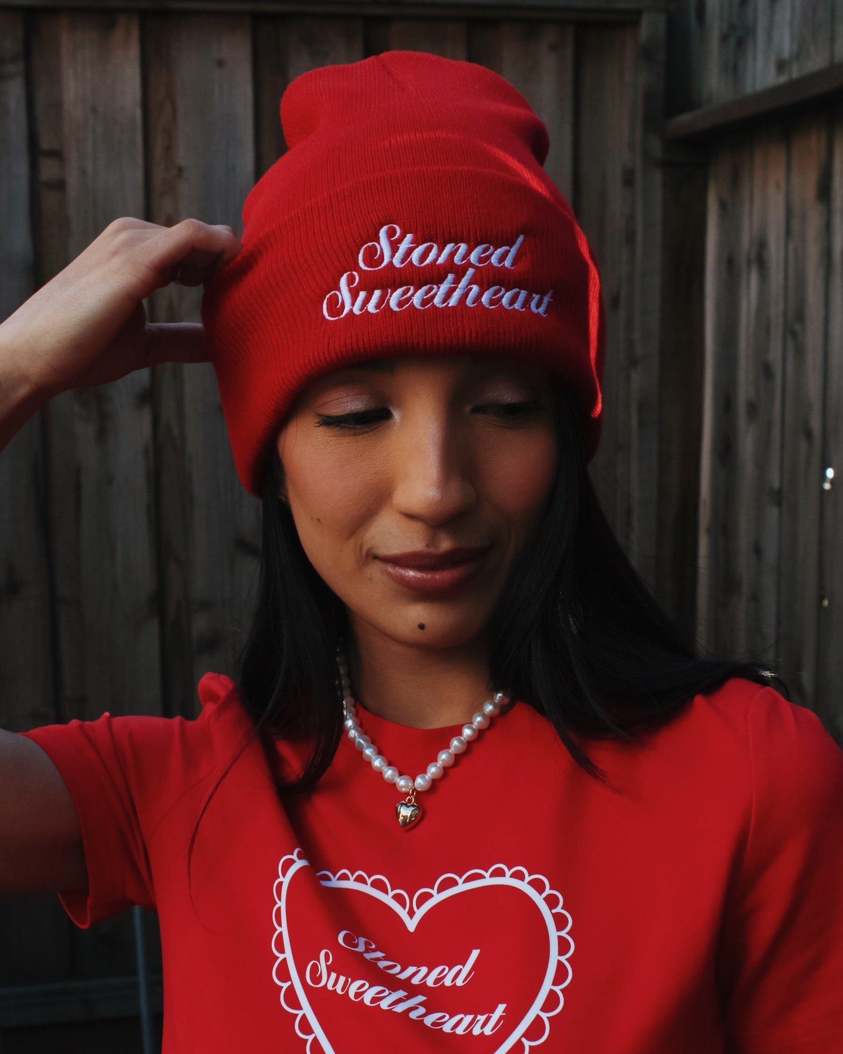 🎁 Stoned Sweetheart Beanie (100% off)
