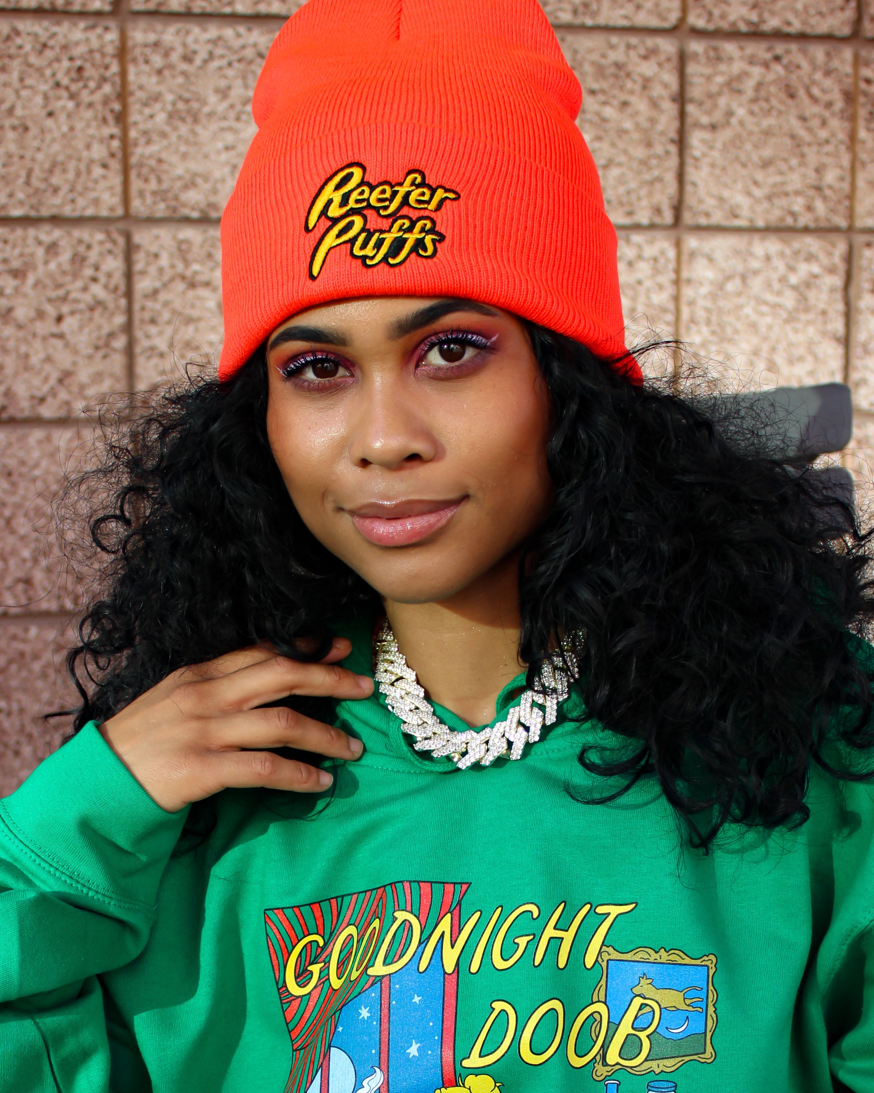 🎁 Reefer Puffs Beanie (100% off)